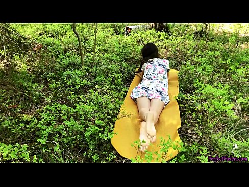 ❤️ Stranger on Tinder masturba a miña coña e fode apaixonadamente no bosque Porno duro en nós ️❤